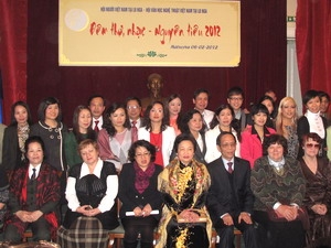 Đêm thơ-nhạc nhân Tết Nguyên tiêu 2012 tại Nga